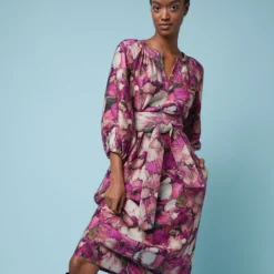 Trapunto Blouson-Sleeve Dress In Berry/Multi Winter Garden Venetian 19 Trapunto Blouson-Sleeve Dress In Berry/Multi Winter Garden Venetian -Modezzia Sales M F23 CATALOG DROP 2 PDP 12