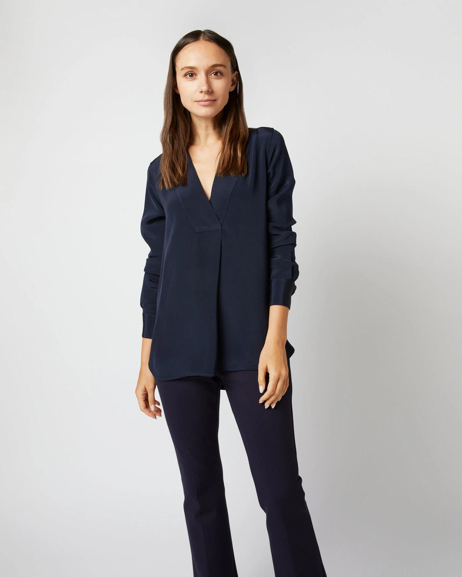 Nyala Blouse In Navy Silk Crepe De Chine 5 Nyala Blouse In Navy Silk Crepe De Chine - Image 3