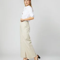 Fallon Pull-On Pant In Sand Garment-Dyed Stretch Poplin -Modezzia Sales S70937 054