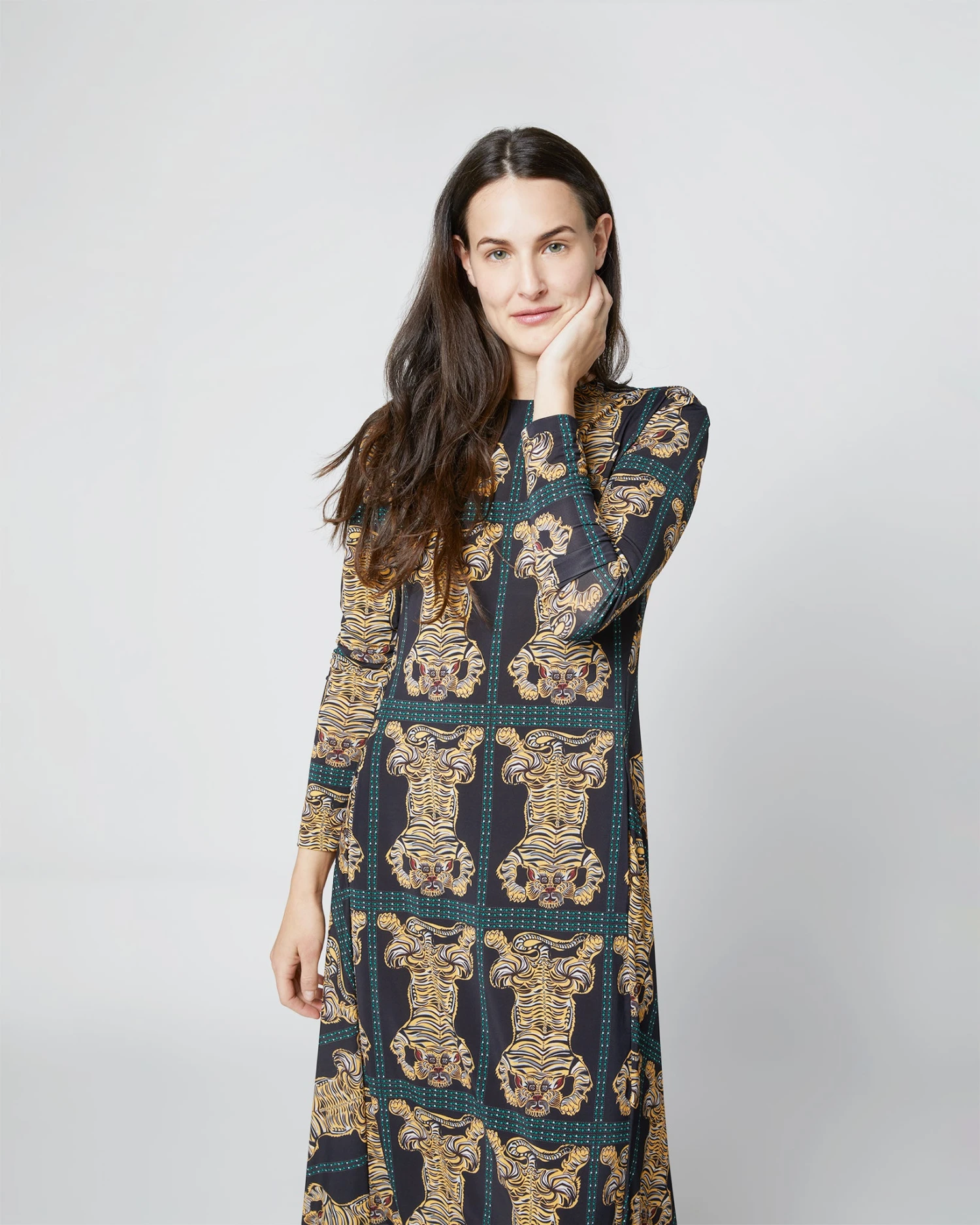 Drifter Dress In Tiger Tiles Black Jersey 7 Drifter Dress In Tiger Tiles Black Jersey - Image 5