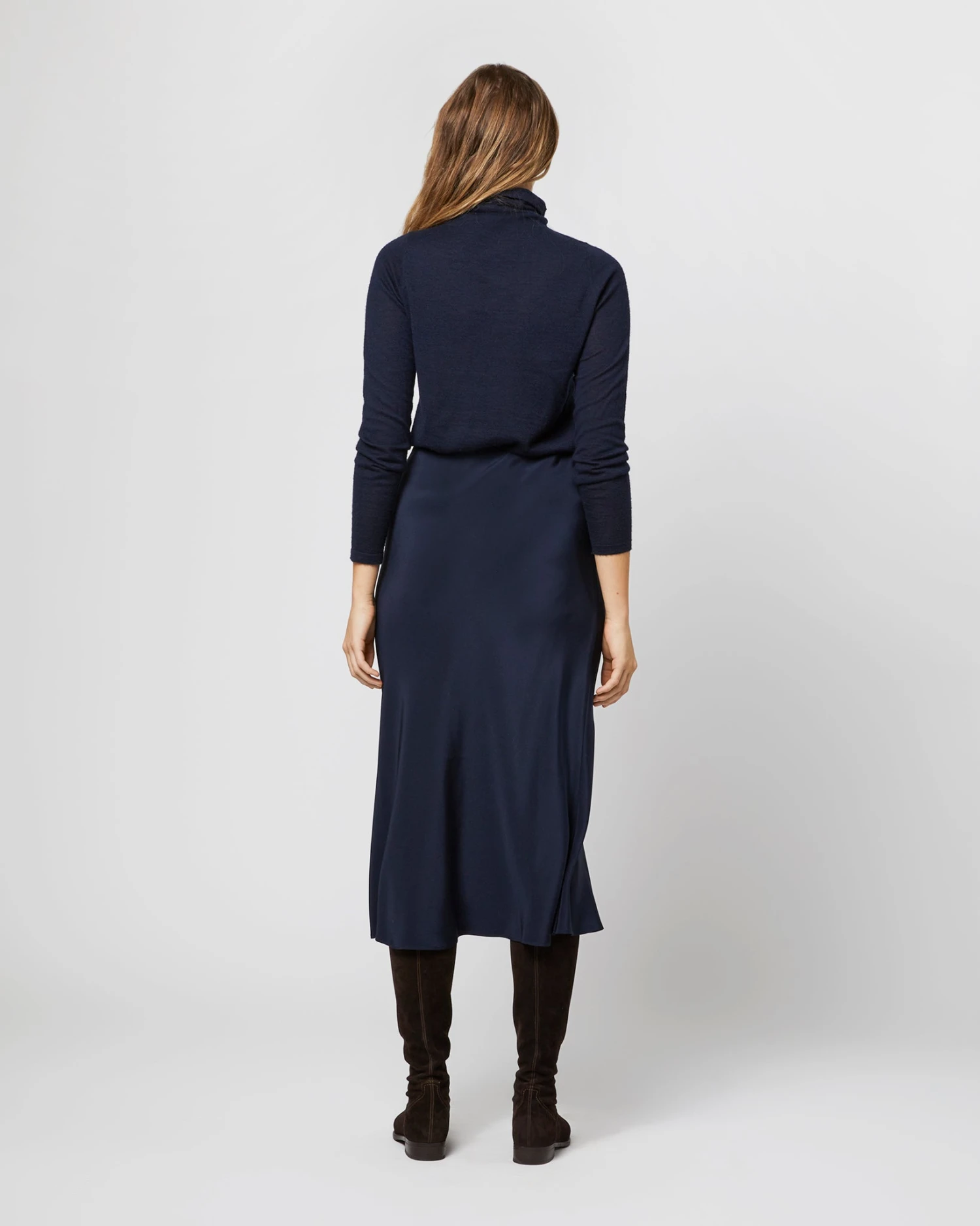 Mare Slip Skirt In Navy Silk Crepe De Chine 9 Mare Slip Skirt In Navy Silk Crepe De Chine - Image 7