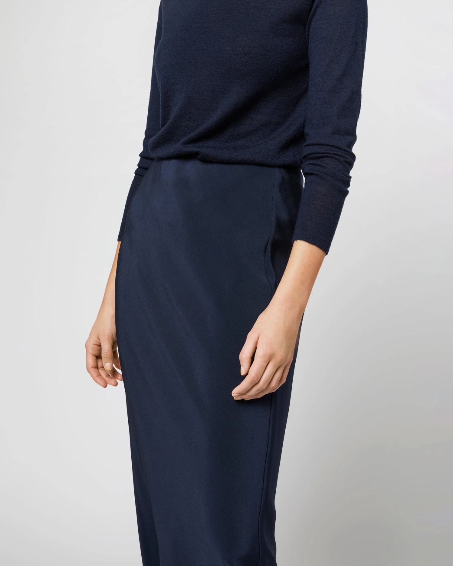 Mare Slip Skirt In Navy Silk Crepe De Chine 8 Mare Slip Skirt In Navy Silk Crepe De Chine - Image 6