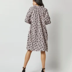 Liya Dress In Light Pink/Charcoal Daisy Stretch Sateen 16 Liya Dress In Light Pink/Charcoal Daisy Stretch Sateen -Modezzia Sales S72093 4551