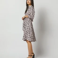 Liya Dress In Light Pink/Charcoal Daisy Stretch Sateen 18 Liya Dress In Light Pink/Charcoal Daisy Stretch Sateen -Modezzia Sales S72093 4615